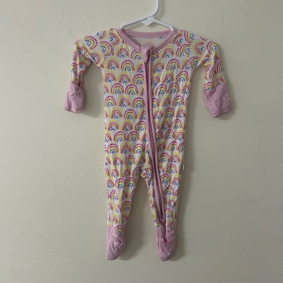 Little Sleepies Pastel Rainbows Pink Zippy Newborn - Picture 1 of 4